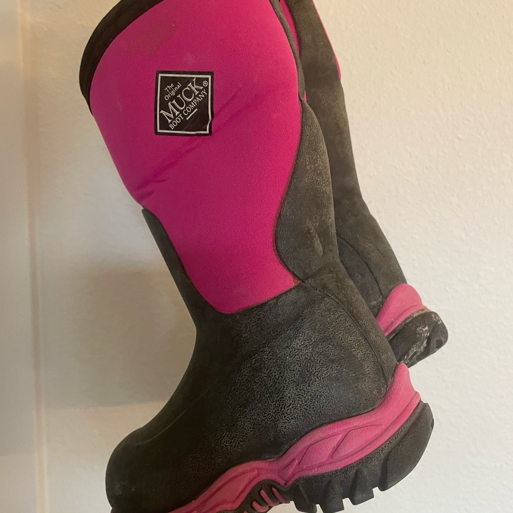 Muck Kids' Pink and Black Boots